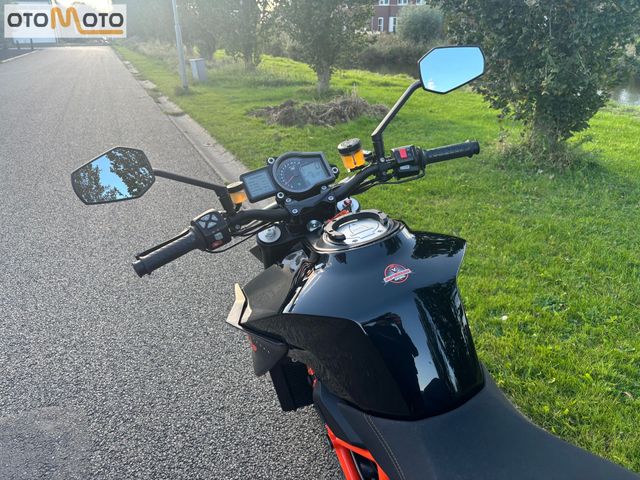 ktm - 1290-super-duke-r