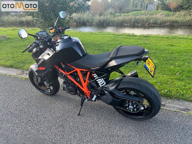ktm - 1290-super-duke-r