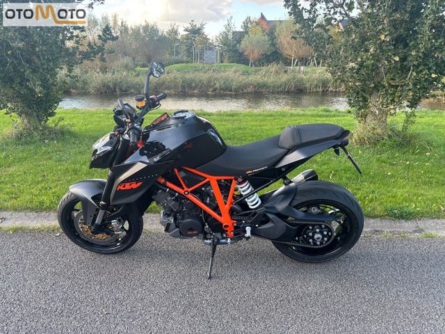 ktm - 1290-super-duke-r
