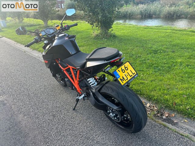 ktm - 1290-super-duke-r