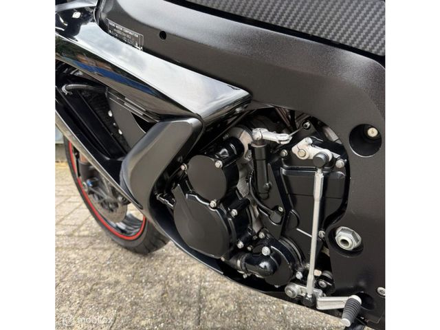 suzuki - gsx-r-750