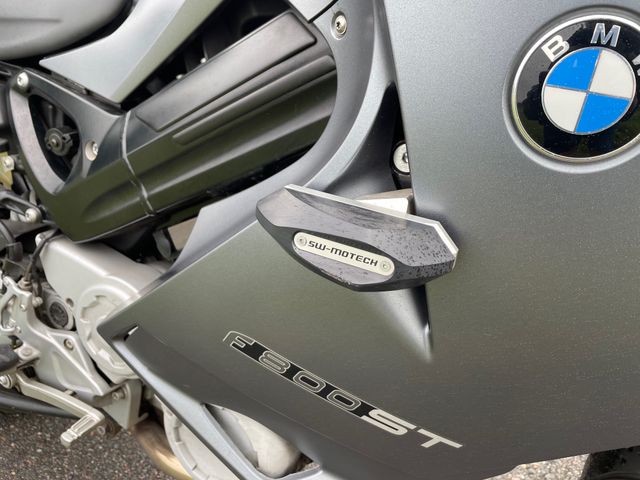 bmw - f-800-st