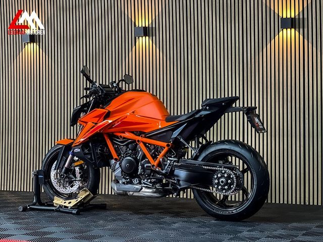 ktm - 1390-super-duke-r-evo