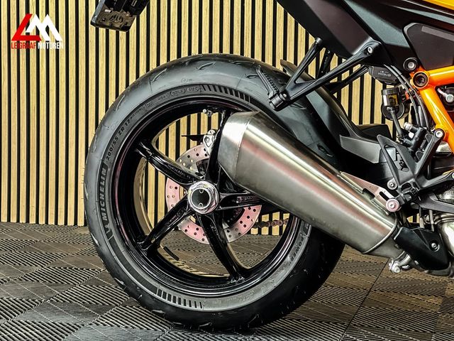 ktm - 1390-super-duke-r-evo