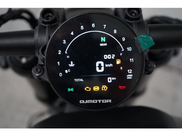 QJMOTOR - srv-600-v