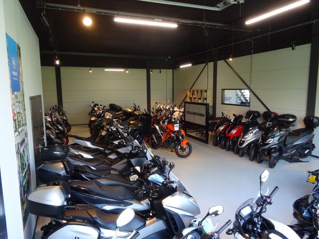 peugeot - metropolis-400