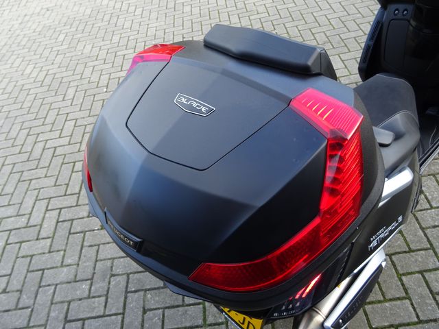 peugeot - metropolis-400