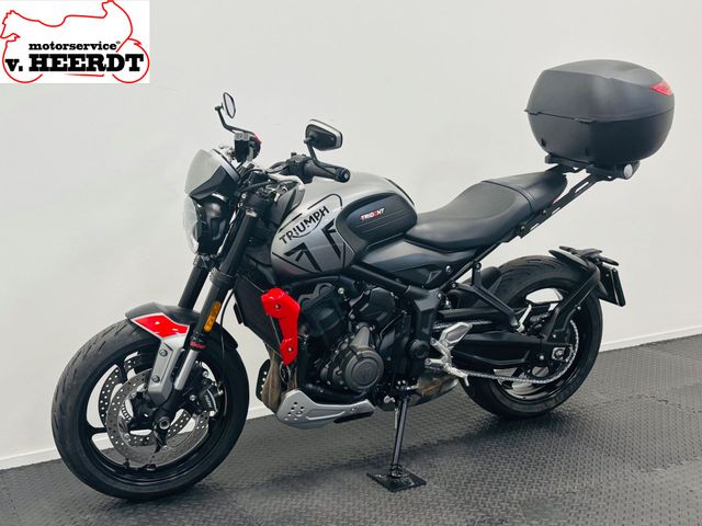 triumph - trident-660