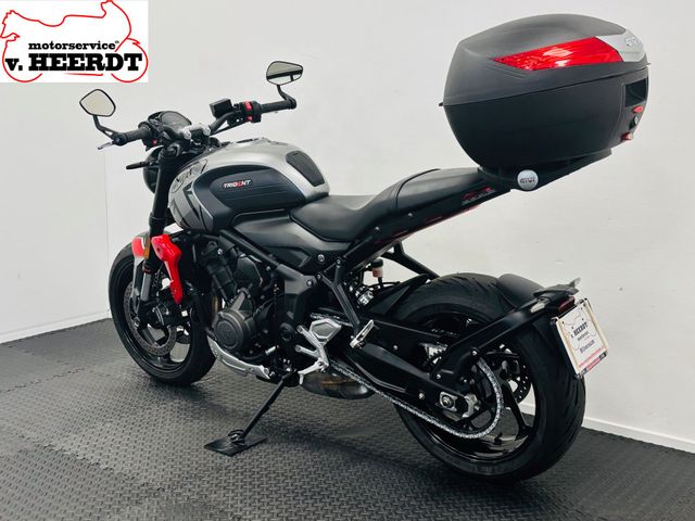 triumph - trident-660
