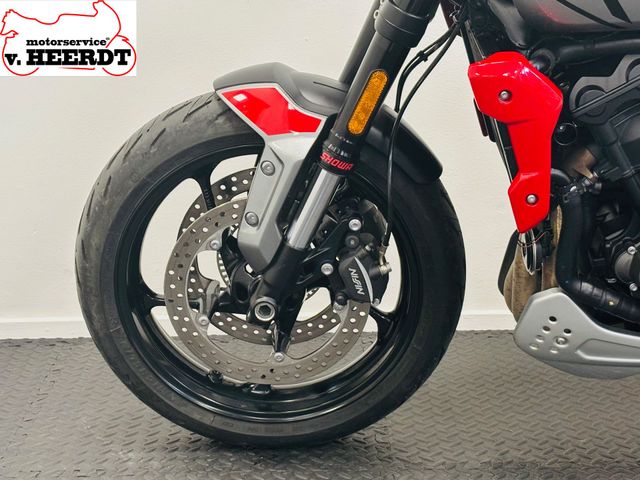 triumph - trident-660