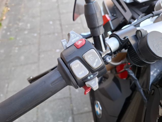 bmw - s-1000-r