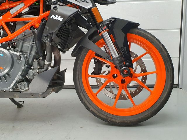 ktm - 390-duke-abs