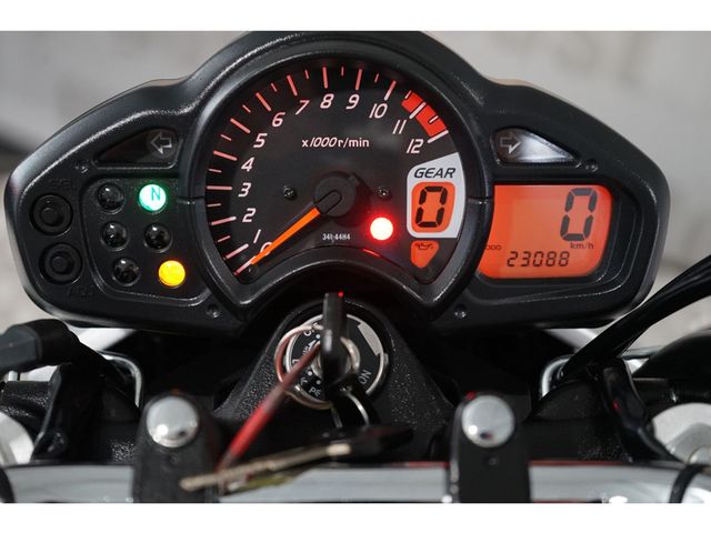 suzuki - sfv-650-gladius-abs