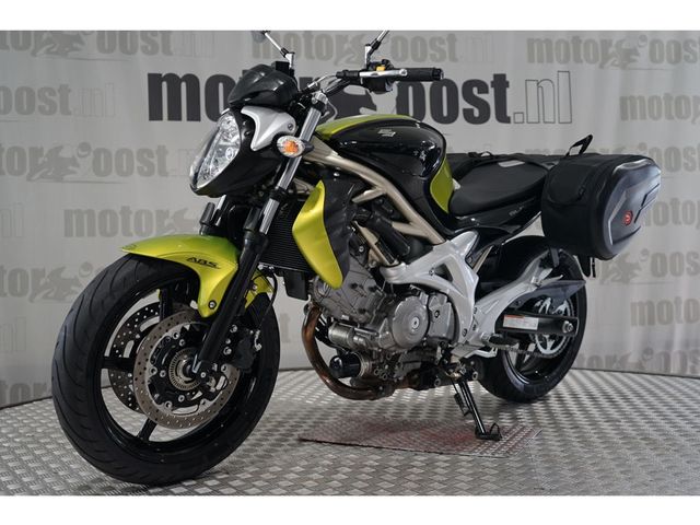 suzuki - sfv-650-gladius-abs