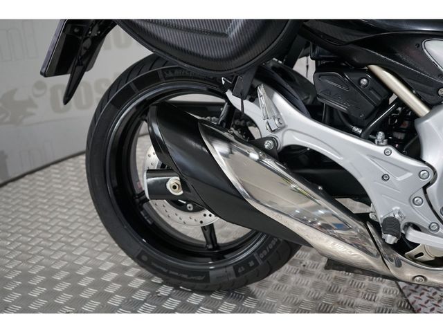 suzuki - sfv-650-gladius-abs