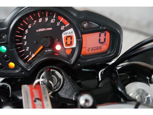 suzuki - sfv-650-gladius-abs