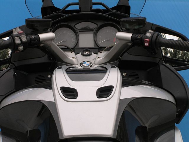 bmw - r-1200-rt