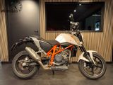 KTM 690 DUKE