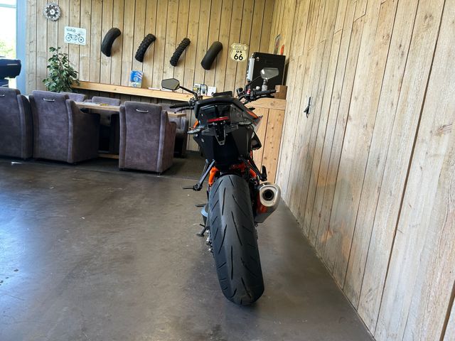 ktm - 1290-super-duke-r