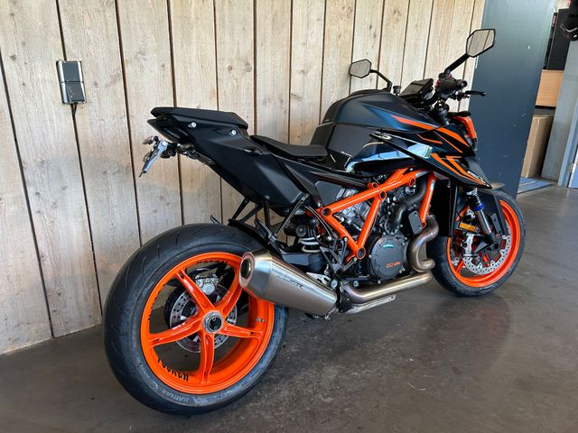 ktm - 1290-super-duke-r