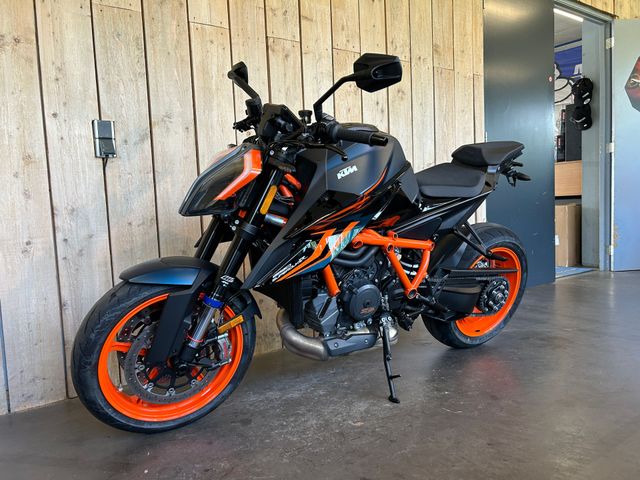 ktm - 1290-super-duke-r