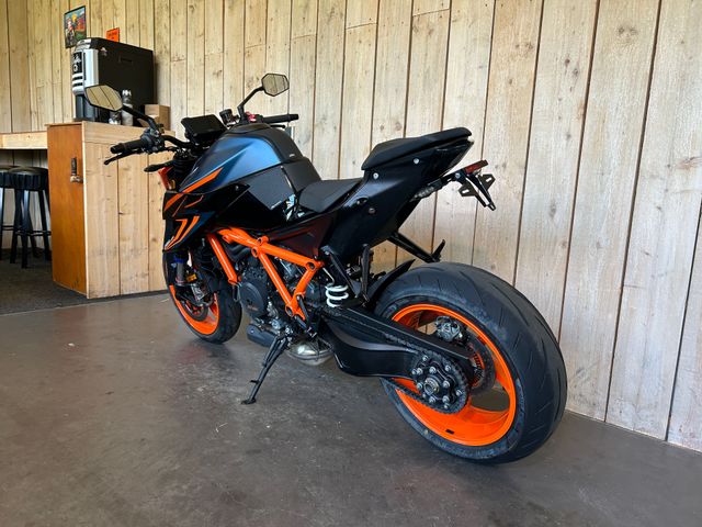 ktm - 1290-super-duke-r
