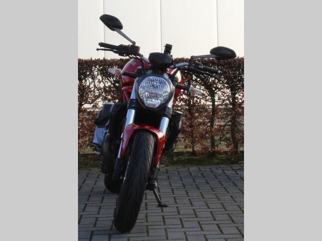 ducati - monster-821