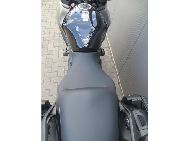 kawasaki - versys-650-grand-tourer