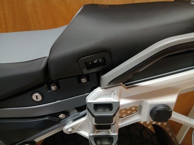 bmw - r-1300-gs-adventure