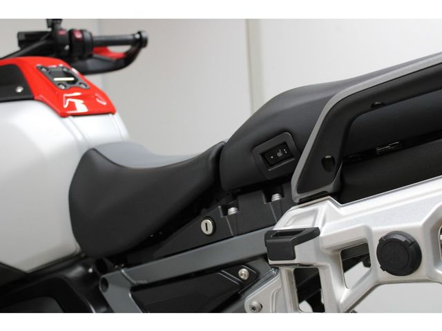 bmw - r-1300-gs-adventure