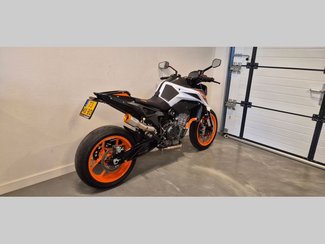 ktm - 890-duke-r