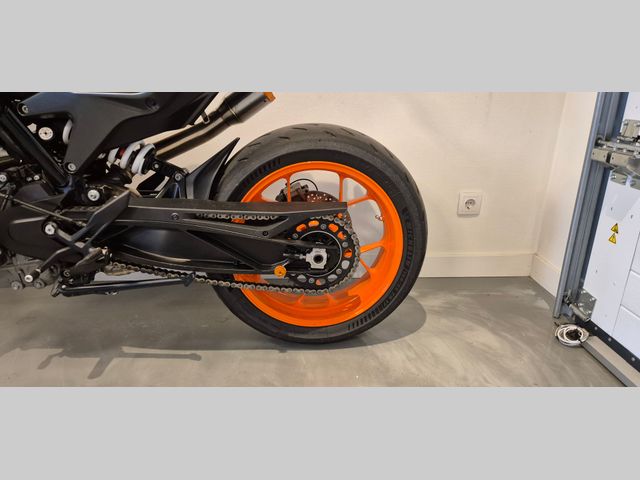 ktm - 890-duke-r