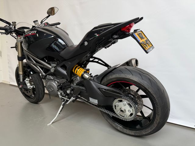 ducati - m-1100-evo