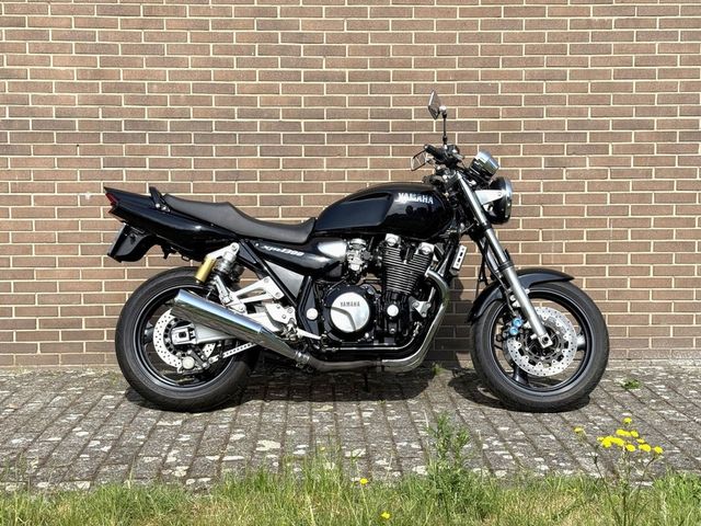 yamaha - xjr-1300