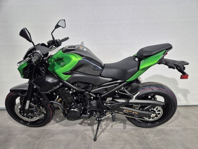 kawasaki - z900
