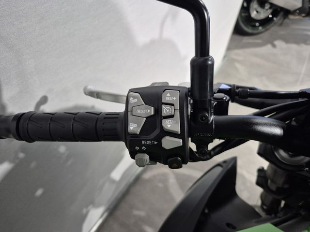 kawasaki - z900