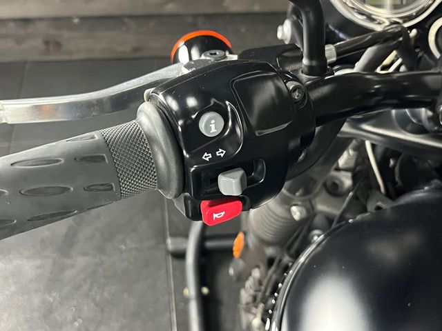 triumph - bonneville-t-100-black