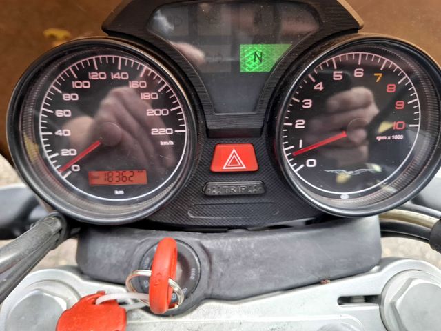 moto-guzzi - 750-breva-ie