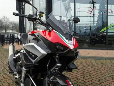 BIMOTA TESI 2 D – foto 3