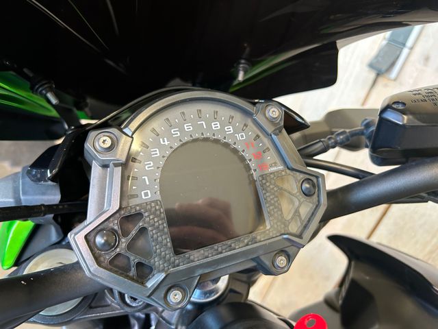 kawasaki - z900