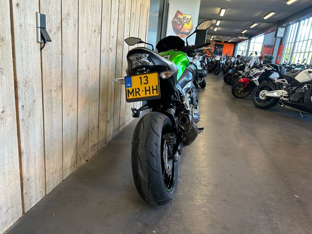 kawasaki - z900