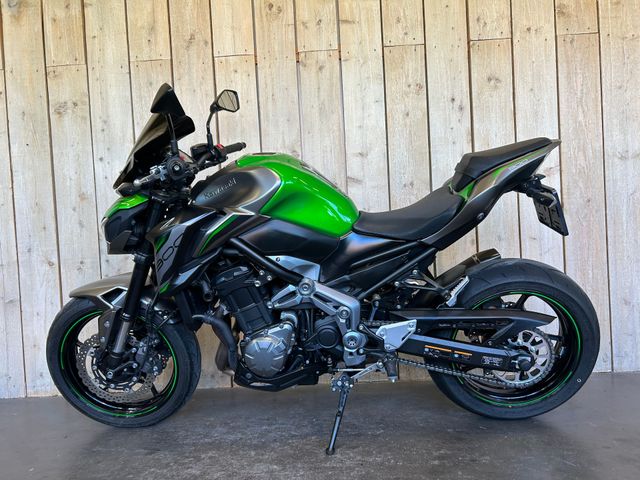 kawasaki - z900