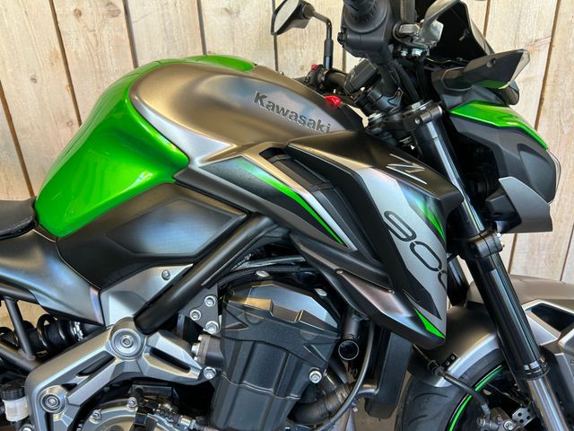 kawasaki - z900