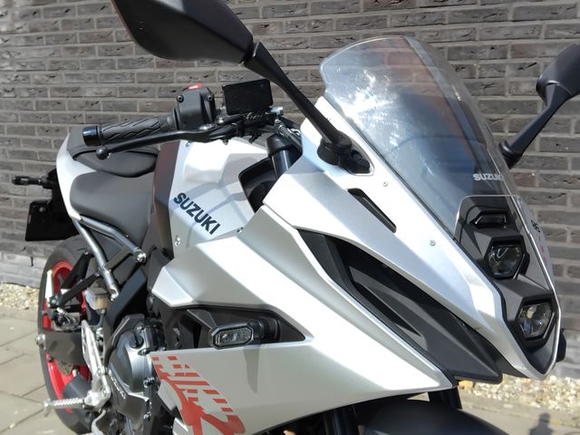 suzuki - gsx-8r