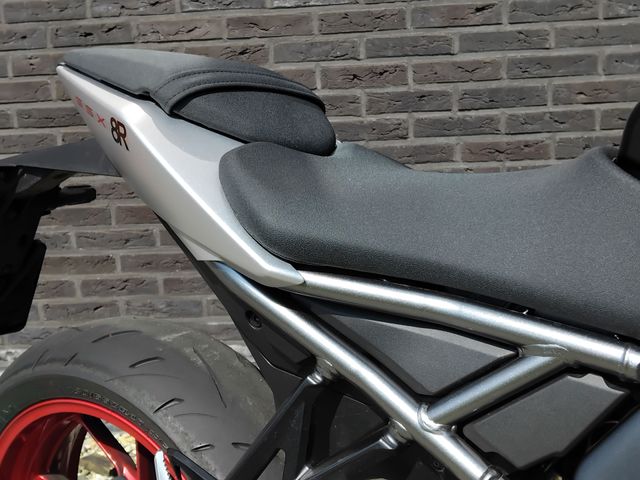 suzuki - gsx-8r