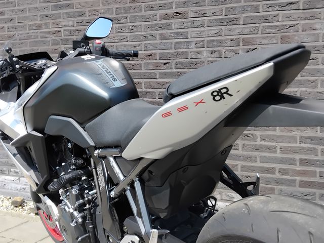 suzuki - gsx-8r