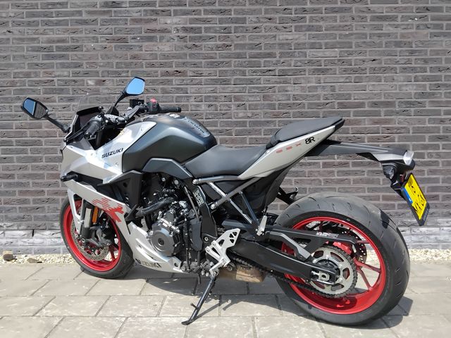 suzuki - gsx-8r