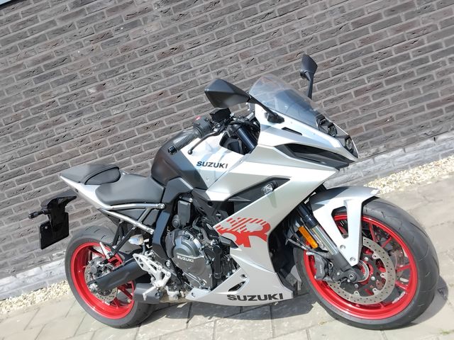 suzuki - gsx-8r