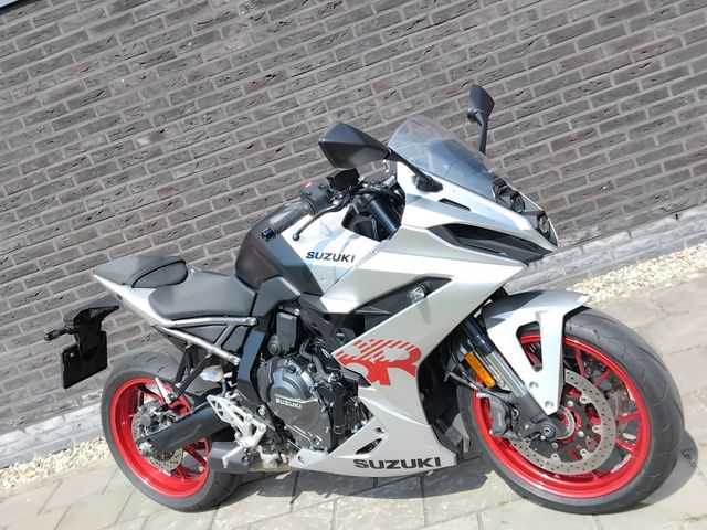 suzuki - gsx-8r