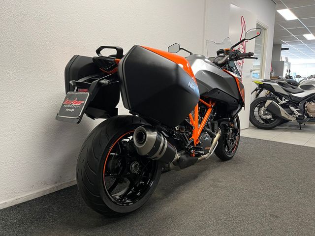 ktm - 1290-super-duke-gt